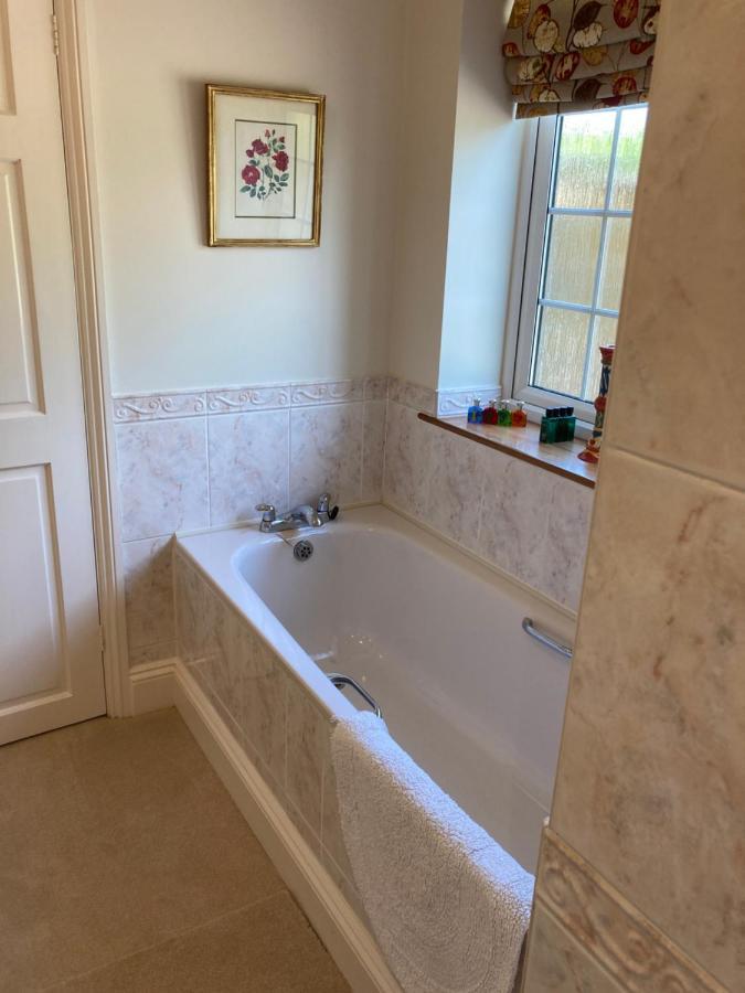 Exclusive 2 Bedroom Apartment With Summer House And Hot Tub ダベントリー エクステリア 写真