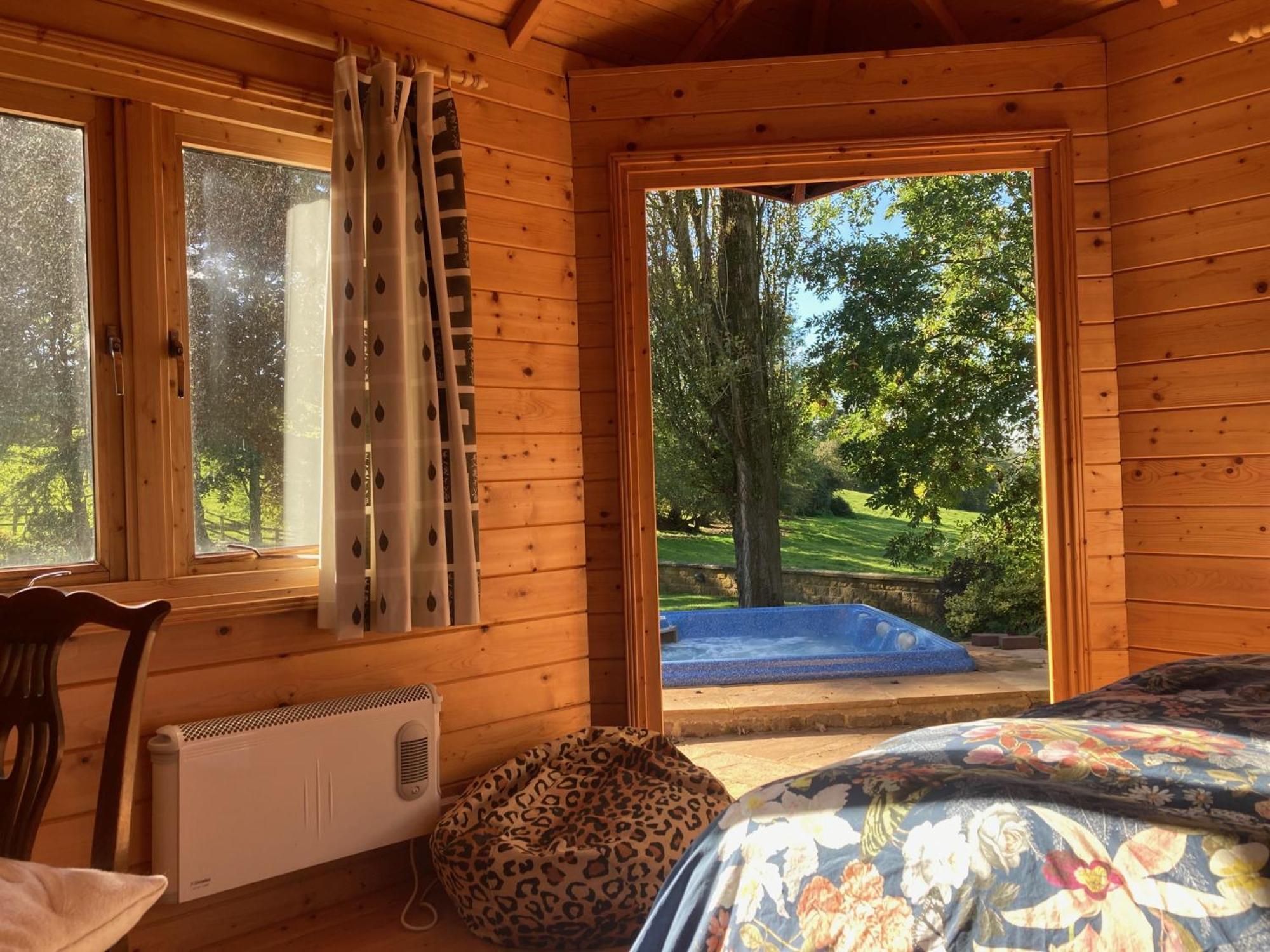 Exclusive 2 Bedroom Apartment With Summer House And Hot Tub ダベントリー エクステリア 写真