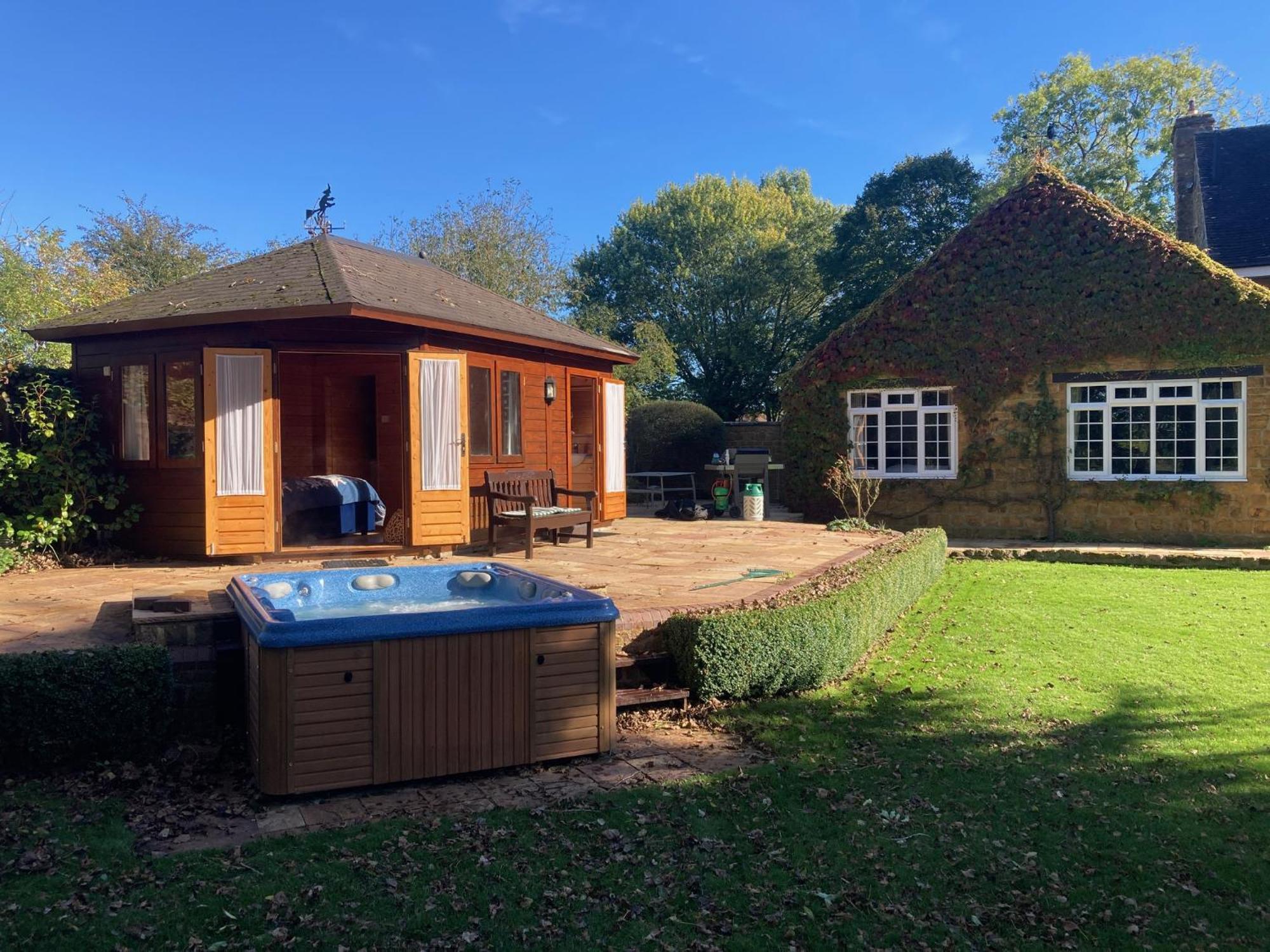 Exclusive 2 Bedroom Apartment With Summer House And Hot Tub ダベントリー エクステリア 写真