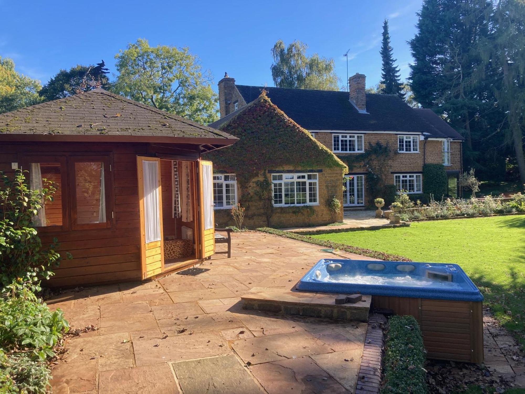 Exclusive 2 Bedroom Apartment With Summer House And Hot Tub ダベントリー エクステリア 写真